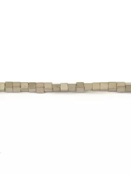 Hématite cube 2x2mm  Les hématites - 1