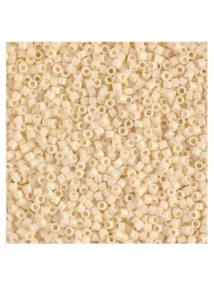 Delica Miyuki 10/0 opac dark cream  Delica Miyuki 10/0- 1