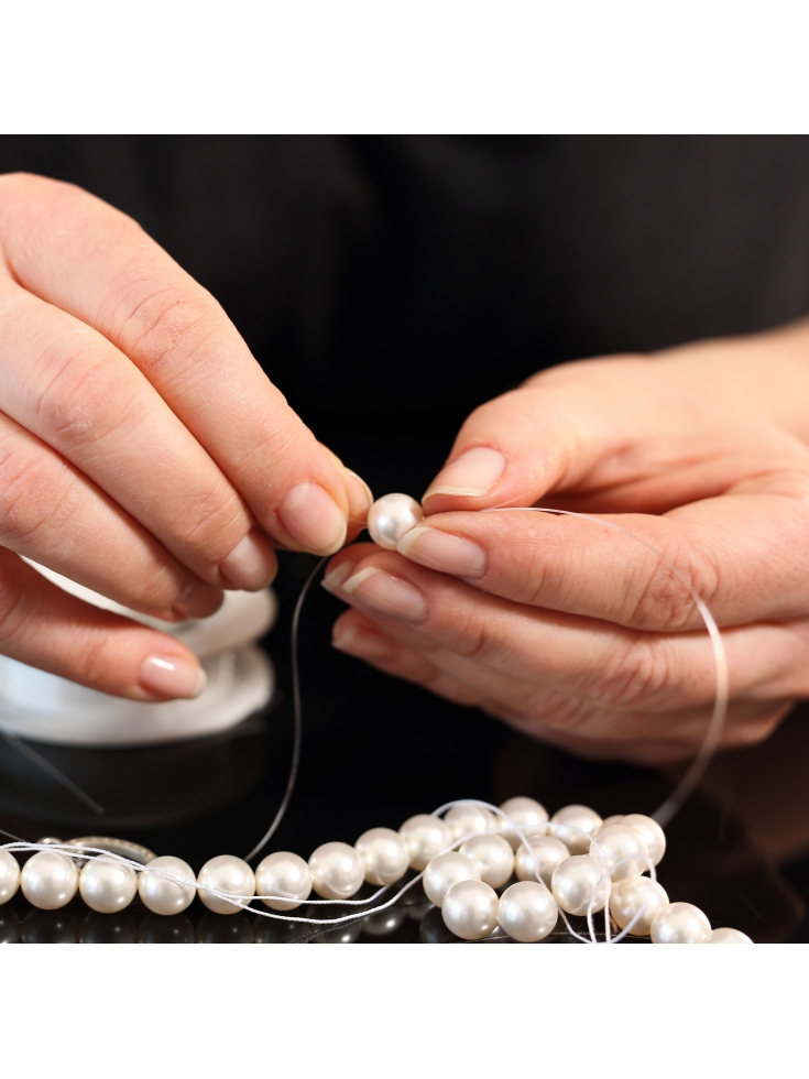 Enfilage perles de culture sur soie- Atelier bijou DIY- Marseille